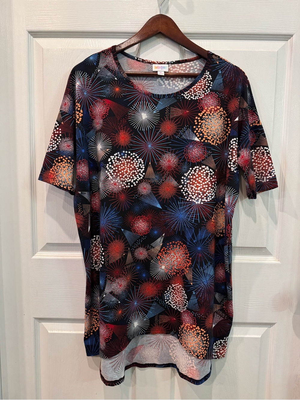 Lularoe Americana Black Irma Tunic Top Women’s Size M Fireworks Bursts Holiday